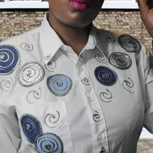 Load image into Gallery viewer, 90s Vintage Get Lucky White Button Up Shirt Size L