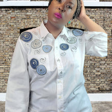 Load image into Gallery viewer, 90s Vintage Get Lucky White Button Up Shirt Size L