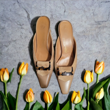 Load image into Gallery viewer, 90s Ferragamo Leather Kitten Heel Slide -In Mules Size 7