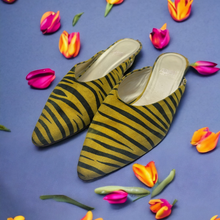 Load image into Gallery viewer, 90s Vintage Zebra Stripe Kitten Heel Mules Size 9