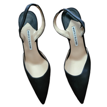 Load image into Gallery viewer, MANOLO BLAHNIK CAROLYNE BLACK SATIN LOW HEEL POINTY TOE SLINGBACK PUMPS PREOWNED DESIGNER SHOS LUCILLE GOLDEN VINTAGE