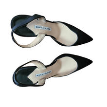 Load image into Gallery viewer, MANOLO BLAHNIK CAROLYNE BLACK SATIN LOW HEEL POINTY TOE SLINGBACK PUMPS PREOWNED DESIGNER SHOS LUCILLE GOLDEN VINTAGE