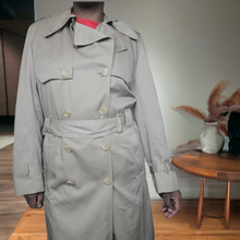 Load image into Gallery viewer, Vintage Trenchcoat Gender Neutral Tan Size L