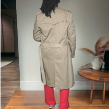 Load image into Gallery viewer, Vintage Trenchcoat Gender Neutral Tan Size L