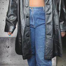 Load image into Gallery viewer, 2000s Black Leather Swing Jacket Silhouettes Size 2X