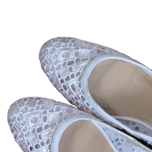 Load image into Gallery viewer, Stuart Weitzman Lace Ballerina Bridal Flats Size 9