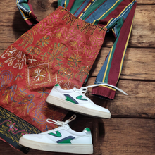 Load image into Gallery viewer, 1990s Vintage Dona Jean Embroidered Midi Skirt Size S