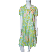 Load image into Gallery viewer, 1960's Vintage Pleated Skirt Set Size M