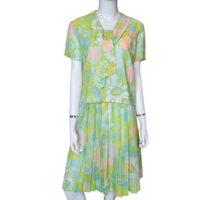 Load image into Gallery viewer, 1960's Vintage Pleated Skirt Set Size M