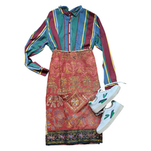 Load image into Gallery viewer, 1990s Vintage Dona Jean Embroidered Midi Skirt Size S