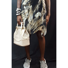 Load image into Gallery viewer, Online Vintage Shop, Vintage Clothing Boutique, Vintage, Women's Clothing, Seconhand, Distressed Vintage Designs, Sustainable Fashion