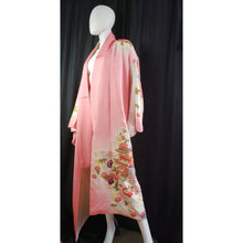 Load image into Gallery viewer, Online Vintage Shop, Vintage Clothing Boutique, Vintage, Women's Clothing, Seconhand, Distressed Vintage Designs, Sustainable Fashion