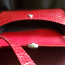 Load image into Gallery viewer, Online Vintage Shop, Vintage Clothing Boutique, Vintage, Women's Clothing, Seconhand, Distressed Vintage Designs, Sustainable Fashion