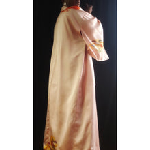 Load image into Gallery viewer, Online Vintage Shop, Vintage Clothing Boutique, Vintage, Women's Clothing, Seconhand, Distressed Vintage Designs, Sustainable Fashion