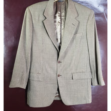 Load image into Gallery viewer, Online Vintage Shop, Vintage Clothing Boutique, Vintage, Women's Clothing, Seconhand, Distressed Vintage Designs, Sustainable Fashion