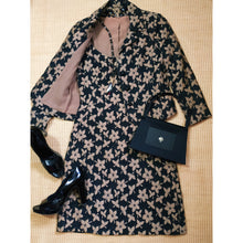 Load image into Gallery viewer, Online Vintage Shop, Vintage Clothing Boutique, Vintage, Women's Clothing, Seconhand, Distressed Vintage Designs, Sustainable Fashion