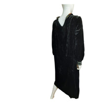 Load image into Gallery viewer, Vintage Velvet Dress Size Medium