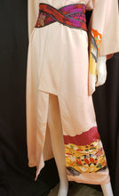 Load image into Gallery viewer, Online Vintage Shop, Vintage Clothing Boutique, Vintage, Women's Clothing, Seconhand, Distressed Vintage Designs, Sustainable Fashion