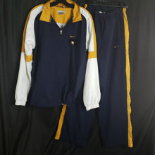 Load image into Gallery viewer, Online Vintage Shop, Vintage Clothing Boutique, Vintage, Women's Clothing, Seconhand, Distressed Vintage Designs, Sustainable Fashion