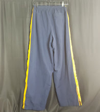 Load image into Gallery viewer, Online Vintage Shop, Vintage Clothing Boutique, Vintage, Women's Clothing, Seconhand, Distressed Vintage Designs, Sustainable Fashion