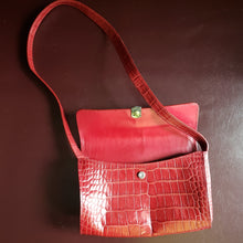 Load image into Gallery viewer, Online Vintage Shop, Vintage Clothing Boutique, Vintage, Women's Clothing, Seconhand, Distressed Vintage Designs, Sustainable Fashion