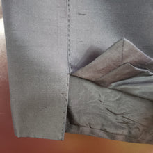 Load image into Gallery viewer, Online Vintage Shop, Vintage Clothing Boutique, Vintage, Women's Clothing, Seconhand, Distressed Vintage Designs, Sustainable Fashion