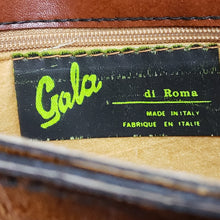 Load image into Gallery viewer, Online Vintage Shop, Vintage Clothing Boutique, Vintage, Women's Clothing, Seconhand, Distressed Vintage Designs, Sustainable Fashion