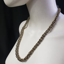 Load image into Gallery viewer, Online Vintage Shop, Vintage Clothing Boutique, Vintage, Women's Clothing, Seconhand, Distressed Vintage Designs, Sustainable Fashion