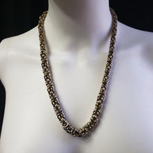 Load image into Gallery viewer, Online Vintage Shop, Vintage Clothing Boutique, Vintage, Women's Clothing, Seconhand, Distressed Vintage Designs, Sustainable Fashion