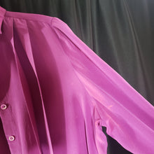 Load image into Gallery viewer, Online Vintage Shop, Vintage Clothing Boutique, Vintage, Women's Clothing, Seconhand, Distressed Vintage Designs, Sustainable Fashion