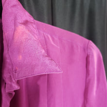 Load image into Gallery viewer, Online Vintage Shop, Vintage Clothing Boutique, Vintage, Women's Clothing, Seconhand, Distressed Vintage Designs, Sustainable Fashion