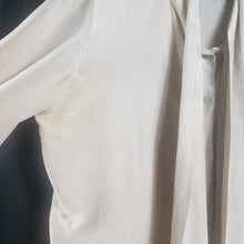 Load image into Gallery viewer, Online Vintage Shop, Vintage Clothing Boutique, Vintage, Women's Clothing, Seconhand, Distressed Vintage Designs, Sustainable Fashion