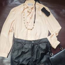 Load image into Gallery viewer, Online Vintage Shop, Vintage Clothing Boutique, Vintage, Women's Clothing, Seconhand, Distressed Vintage Designs, Sustainable Fashion