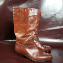 Load image into Gallery viewer, Online Vintage Shop, Vintage Clothing Boutique, Vintage, Women's Clothing, Seconhand, Distressed Vintage Designs, Sustainable Fashion