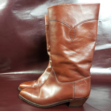 Load image into Gallery viewer, Online Vintage Shop, Vintage Clothing Boutique, Vintage, Women's Clothing, Seconhand, Distressed Vintage Designs, Sustainable Fashion