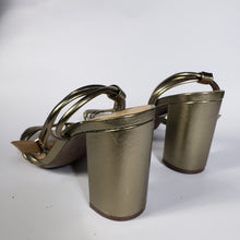 Load image into Gallery viewer, Online Vintage Shop, Vintage Clothing Boutique, Vintage, Women's Clothing, Seconhand, Distressed Vintage Designs, Sustainable Fashion