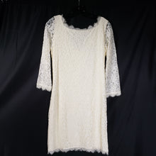 Load image into Gallery viewer, Online Vintage Shop, Vintage Clothing Boutique, Vintage, Women's Clothing, Seconhand, Distressed Vintage Designs, Sustainable Fashion