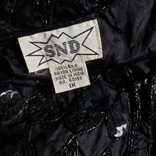 Load image into Gallery viewer, Online Vintage Shop, Vintage Clothing Boutique, Vintage, Women's Clothing, Seconhand, Distressed Vintage Designs, Sustainable Fashion