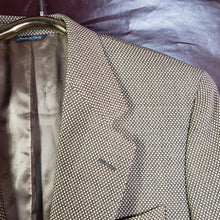 Load image into Gallery viewer, Online Vintage Shop, Vintage Clothing Boutique, Vintage, Women's Clothing, Seconhand, Distressed Vintage Designs, Sustainable Fashion