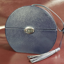 Load image into Gallery viewer, Online Vintage Shop, Vintage Clothing Boutique, Vintage, Women's Clothing, Seconhand, Distressed Vintage Designs, Sustainable Fashion