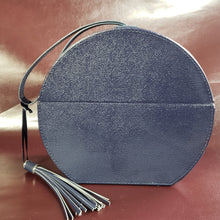 Load image into Gallery viewer, Online Vintage Shop, Vintage Clothing Boutique, Vintage, Women's Clothing, Seconhand, Distressed Vintage Designs, Sustainable Fashion