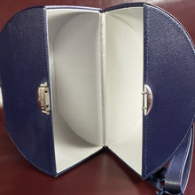 Load image into Gallery viewer, Online Vintage Shop, Vintage Clothing Boutique, Vintage, Women's Clothing, Seconhand, Distressed Vintage Designs, Sustainable Fashion