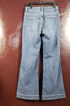 Load image into Gallery viewer, Online Vintage Shop, Vintage Clothing Boutique, Vintage, Women's Clothing, Seconhand, Distressed Vintage Designs, Sustainable Fashion