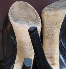 Load image into Gallery viewer, Online Vintage Shop, Vintage Clothing Boutique, Vintage, Women's Clothing, Seconhand, Distressed Vintage Designs, Sustainable Fashion