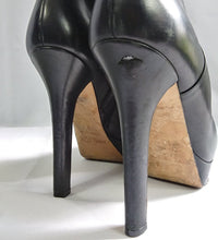 Load image into Gallery viewer, Online Vintage Shop, Vintage Clothing Boutique, Vintage, Women's Clothing, Seconhand, Distressed Vintage Designs, Sustainable Fashion