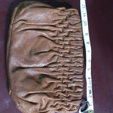 Load image into Gallery viewer, Online Vintage Shop, Vintage Clothing Boutique, Vintage, Women's Clothing, Seconhand, Distressed Vintage Designs, Sustainable Fashion