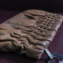 Load image into Gallery viewer, Online Vintage Shop, Vintage Clothing Boutique, Vintage, Women's Clothing, Seconhand, Distressed Vintage Designs, Sustainable Fashion