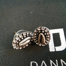 Load image into Gallery viewer, Dannijo Cowrie Shell Stud Earring