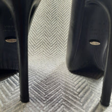 Load image into Gallery viewer, Sergio Rossi Black Stiletto Pumps Size 37