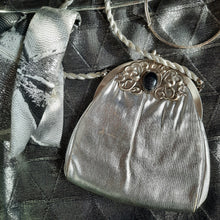 Load image into Gallery viewer, 1950s Vintage Harry Levine Clasp Bag